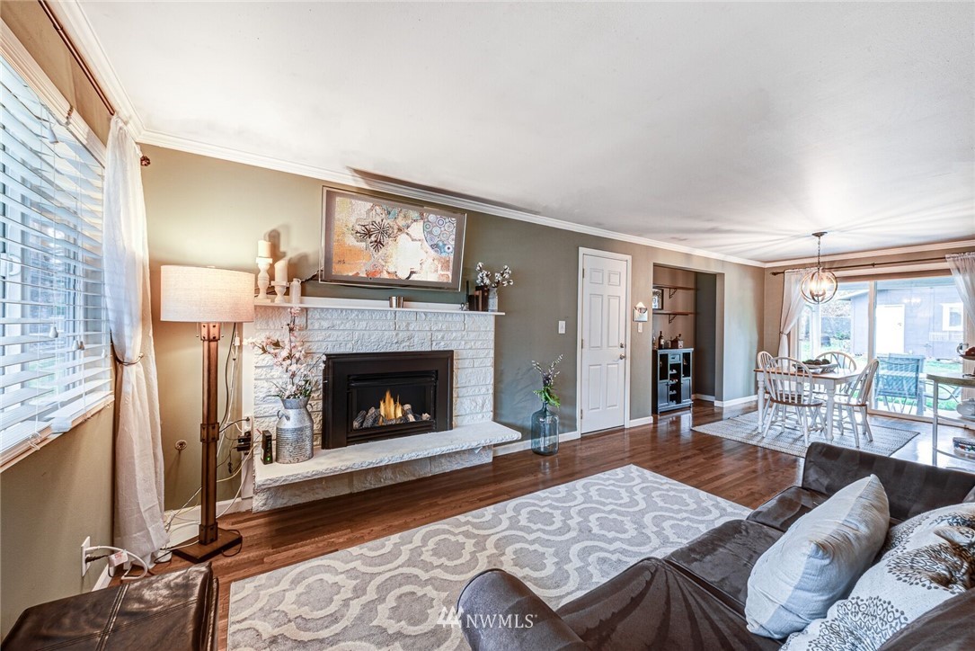 16142 126th Avenue Southeast Renton, WA 98058 - Photo 2 of 13 Gallery Image 2