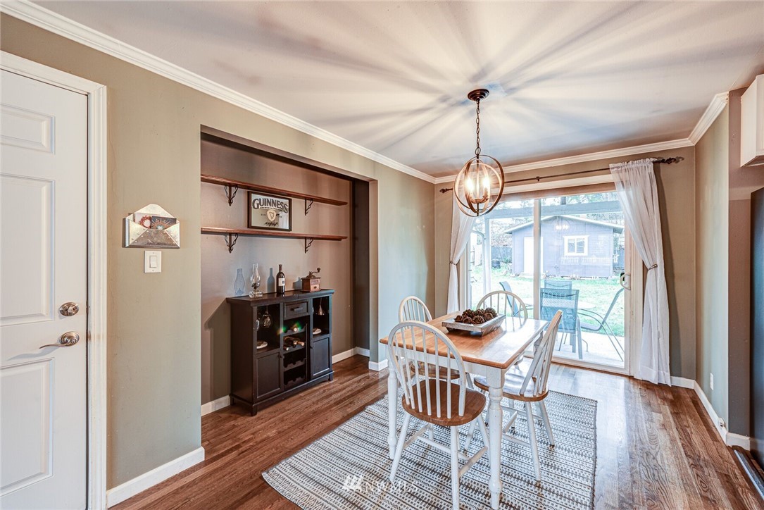 16142 126th Avenue Southeast Renton, WA 98058 - Photo 3 of 13 Gallery Image 3