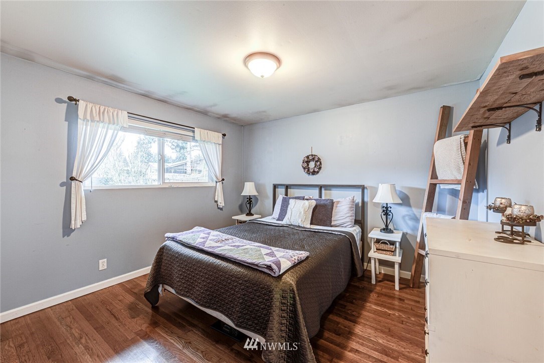 16142 126th Avenue Southeast Renton, WA 98058 - Photo 7 of 13 Gallery Image 7