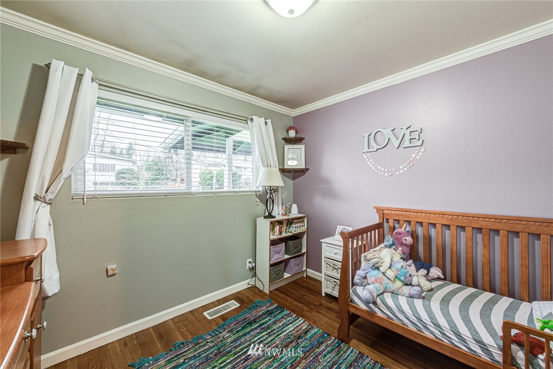 16142 126th Avenue Southeast Renton, WA 98058 - Photo 9 of 13 Gallery Image 9