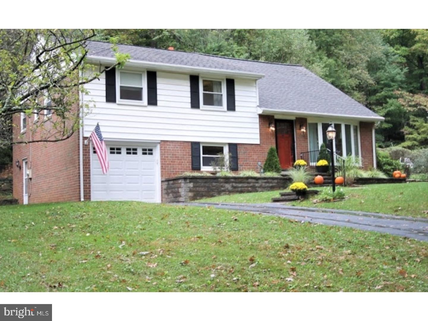 654 Brookwood Road Wayne, PA 19087 - Photo 1 of 23