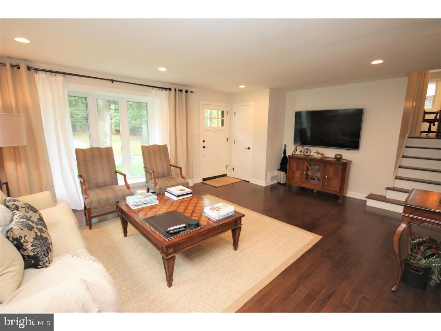654 Brookwood Road Wayne, PA 19087 - Photo 4 of 23