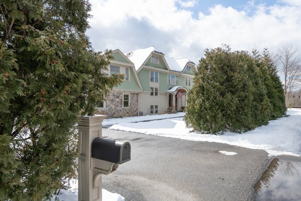 3 Kings Grant Road Weston, MA 02493 - Photo 3 of 42 Gallery Image 3