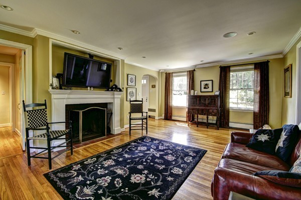 6 Cabot Road Andover, MA 01810 - Photo 6 of 22 Gallery Image 6