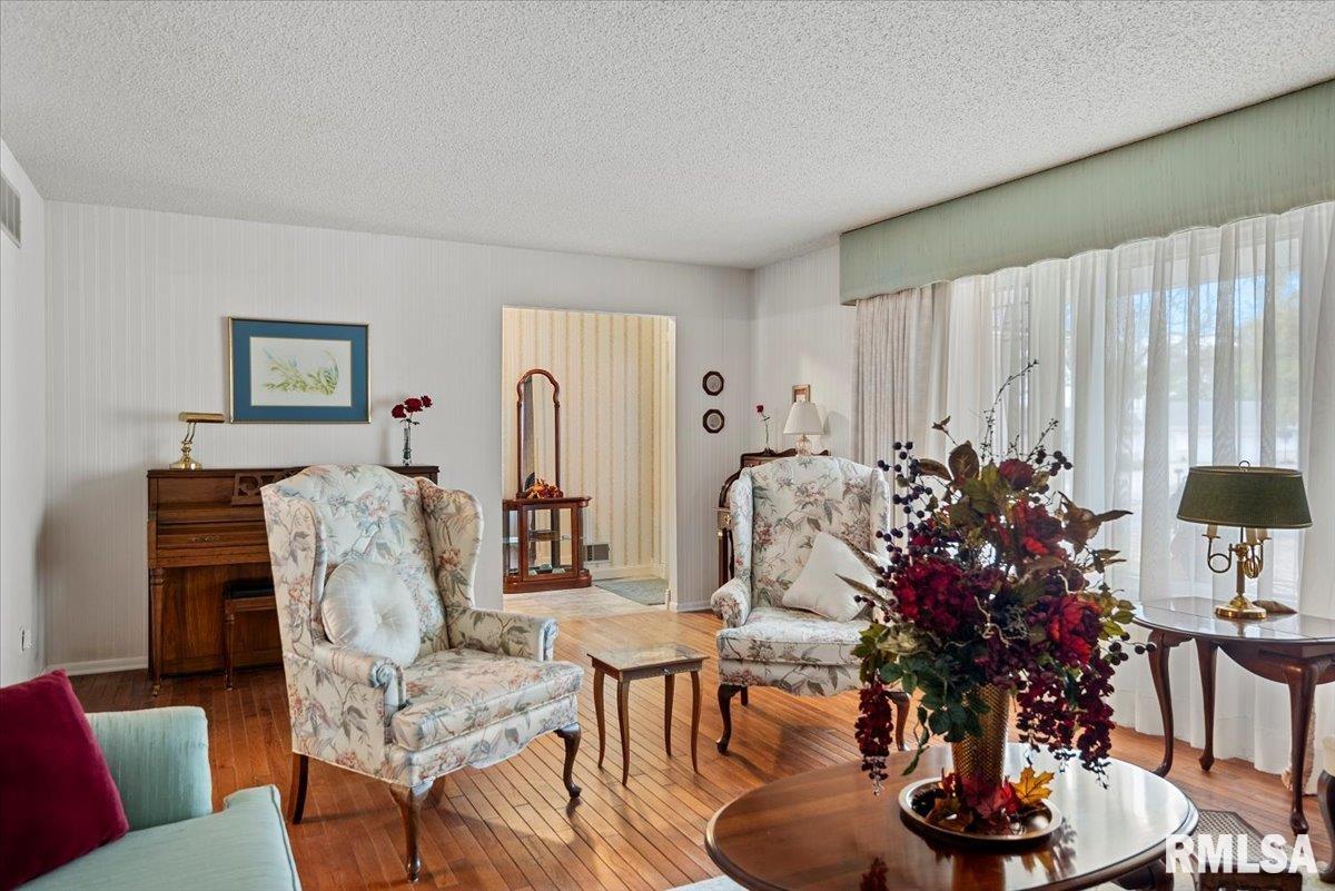 56 Zion Court Springfield, IL 62712 - Photo 8 of 53