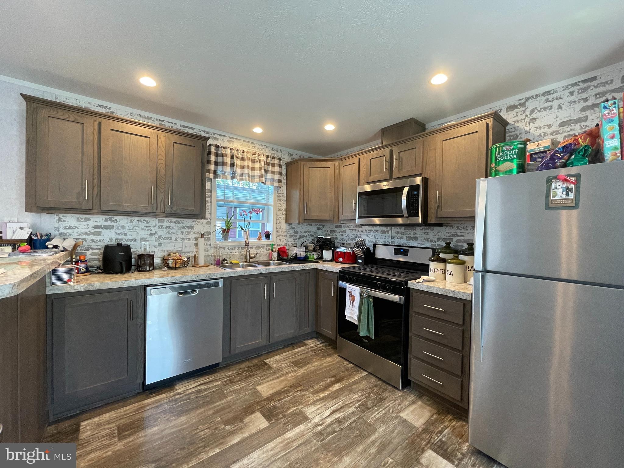 726 Nancy Lane Lancaster, PA 17601 - Photo 5 of 34