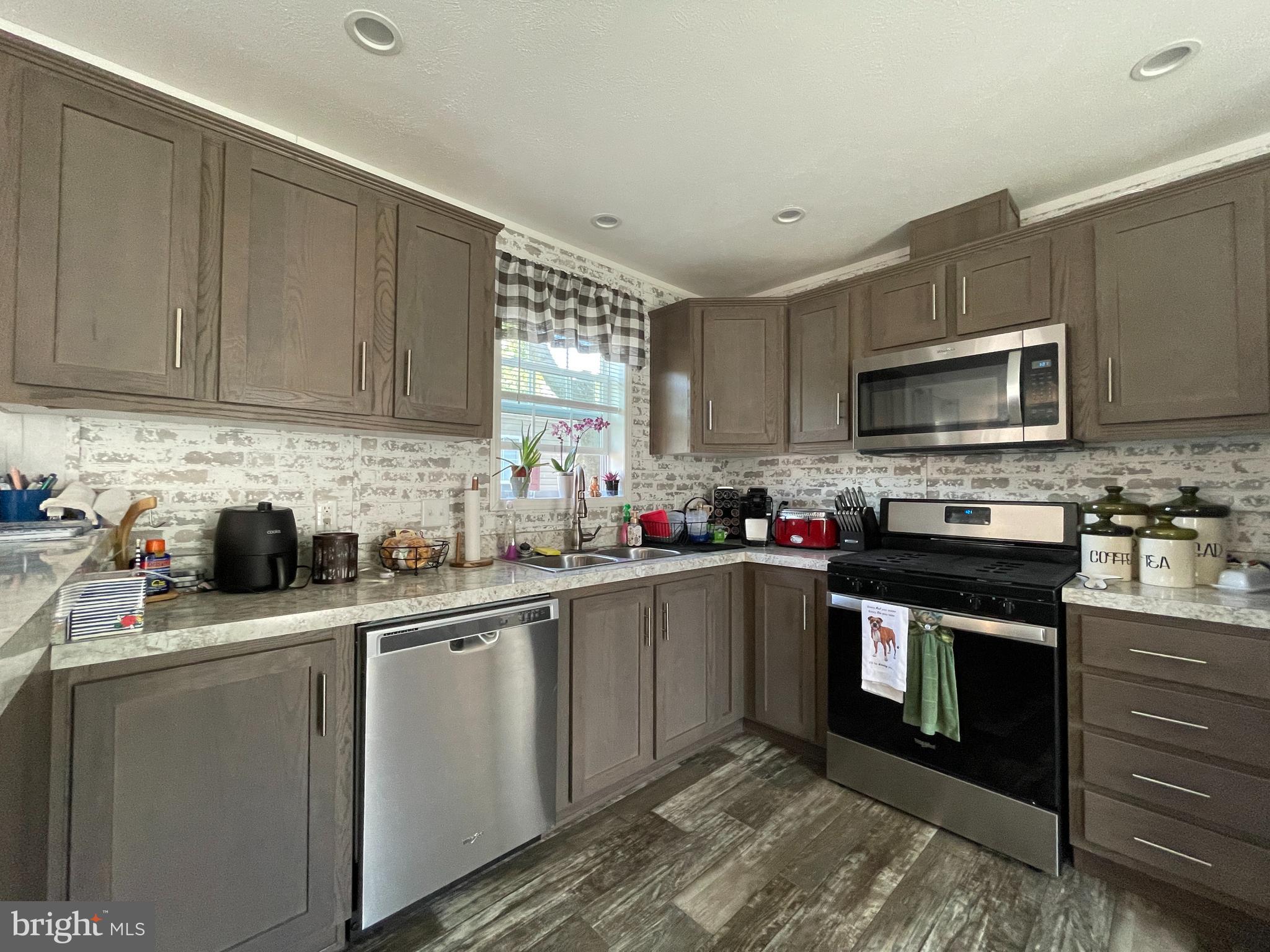 726 Nancy Lane Lancaster, PA 17601 - Photo 6 of 34