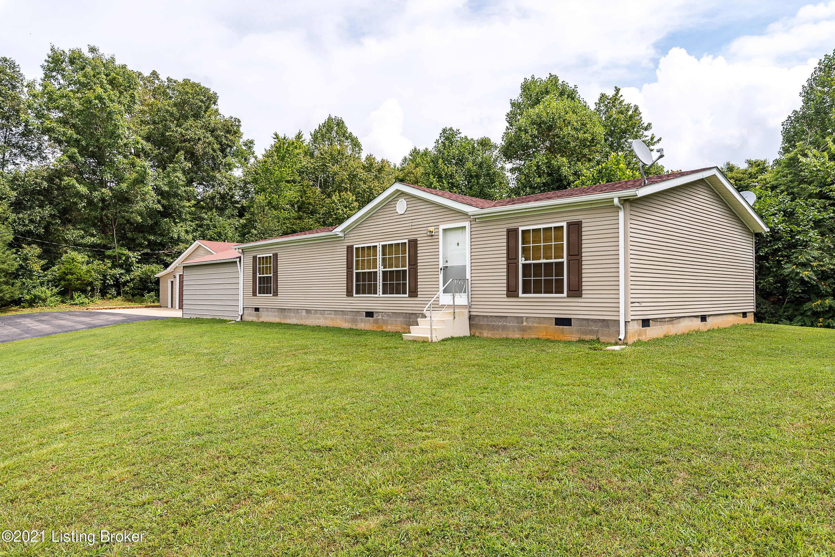 1460 Rock Ridge Road Brandenburg, KY 40108 - Photo 1 of 28 Angled View - Front