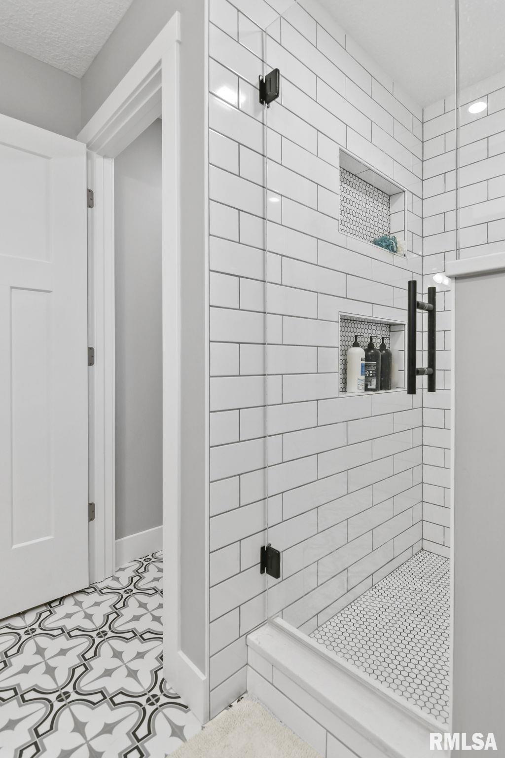 3635 Pleasantview Court Decatur, IL 62526 - Photo 24 of 39 Gallery Image 24