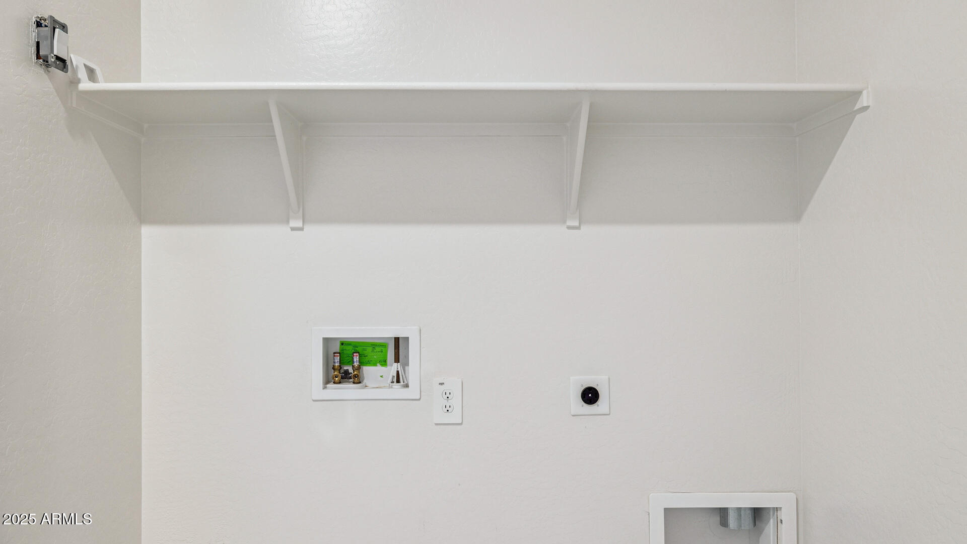 2315 West Pearce Road Phoenix, AZ 85041 - Photo 33 of 52 Laundry Rm