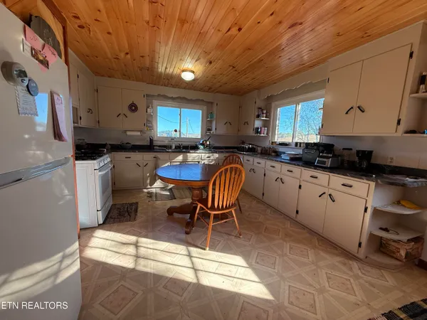 $179,900 | 1834 Balls Chapel Road, Rose Hill, VA 24281