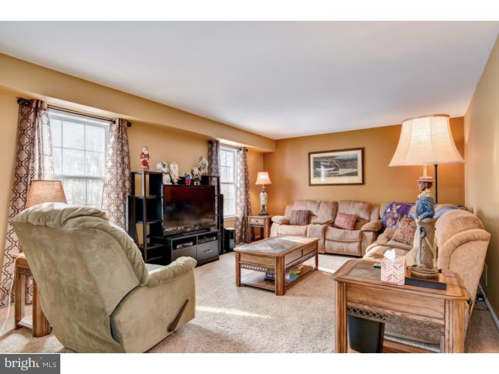 2276 East Buck Road Pennsburg, PA 18073 - Photo 6 of 21 Family Room