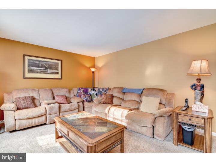 2276 East Buck Road Pennsburg, PA 18073 - Photo 7 of 21 Family Room