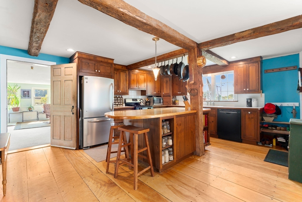 287 Williamsburg Road Conway, MA 01096 - Photo 6 of 42