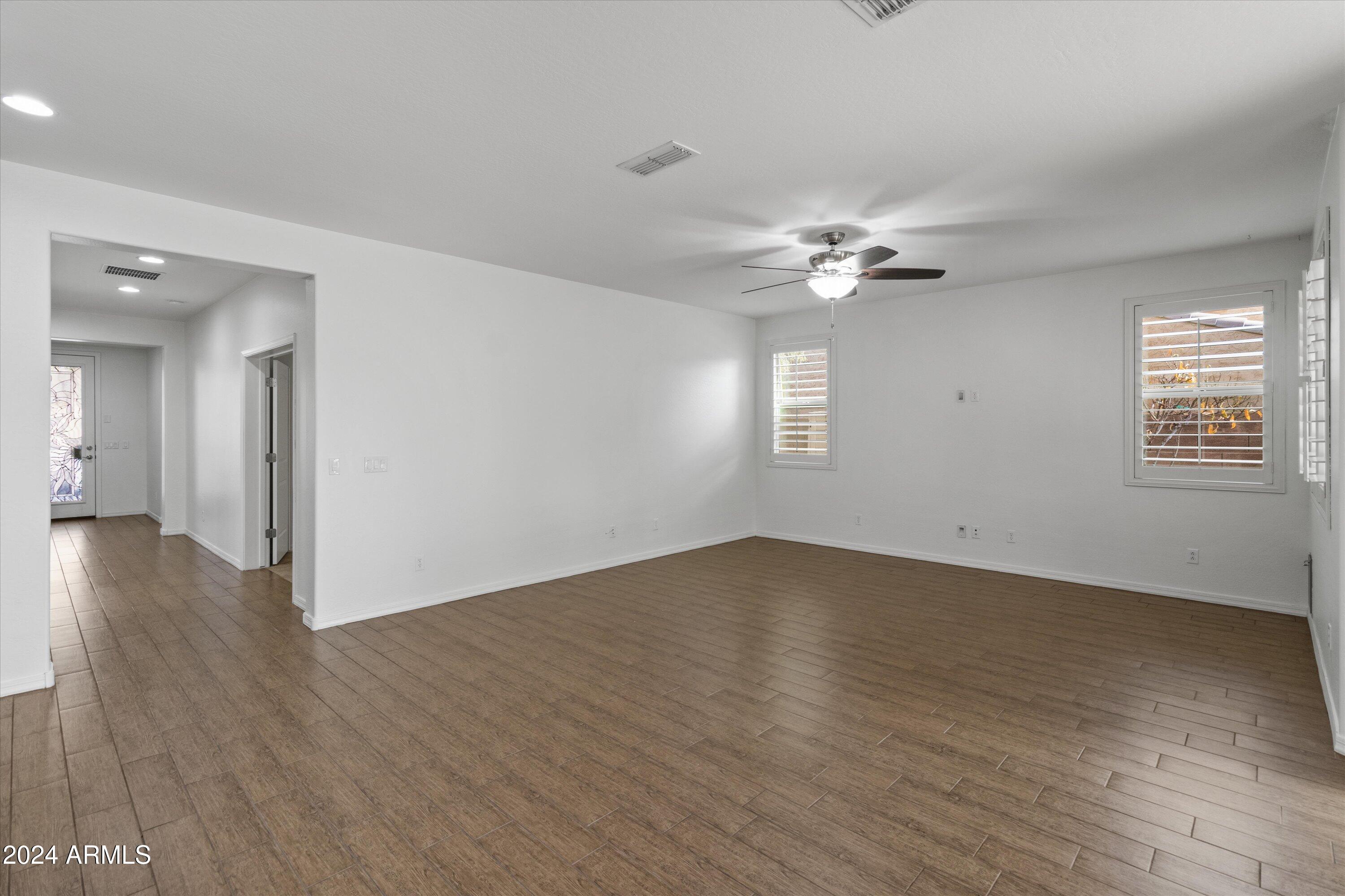 1463 East Warbler Road Gilbert, AZ 85297 - Photo 18 of 50 Living Room
