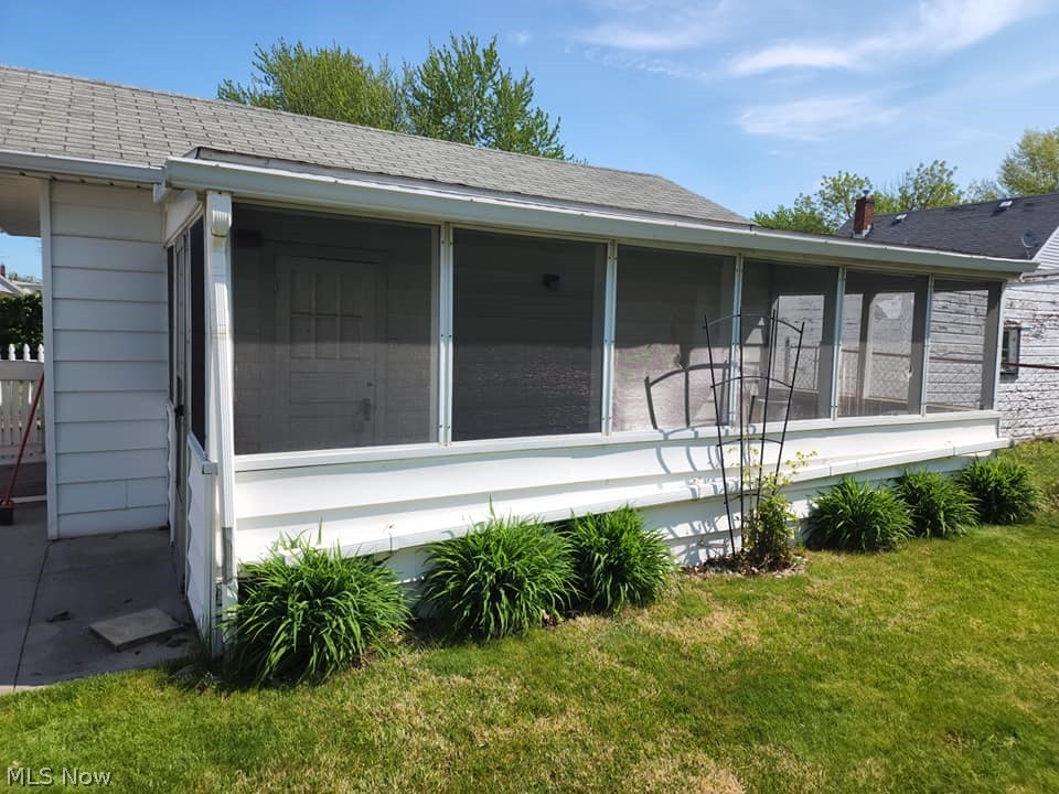 1633 Mapledale Road Wickliffe, OH 44092 - Photo 3 of 27 Gallery Image 3