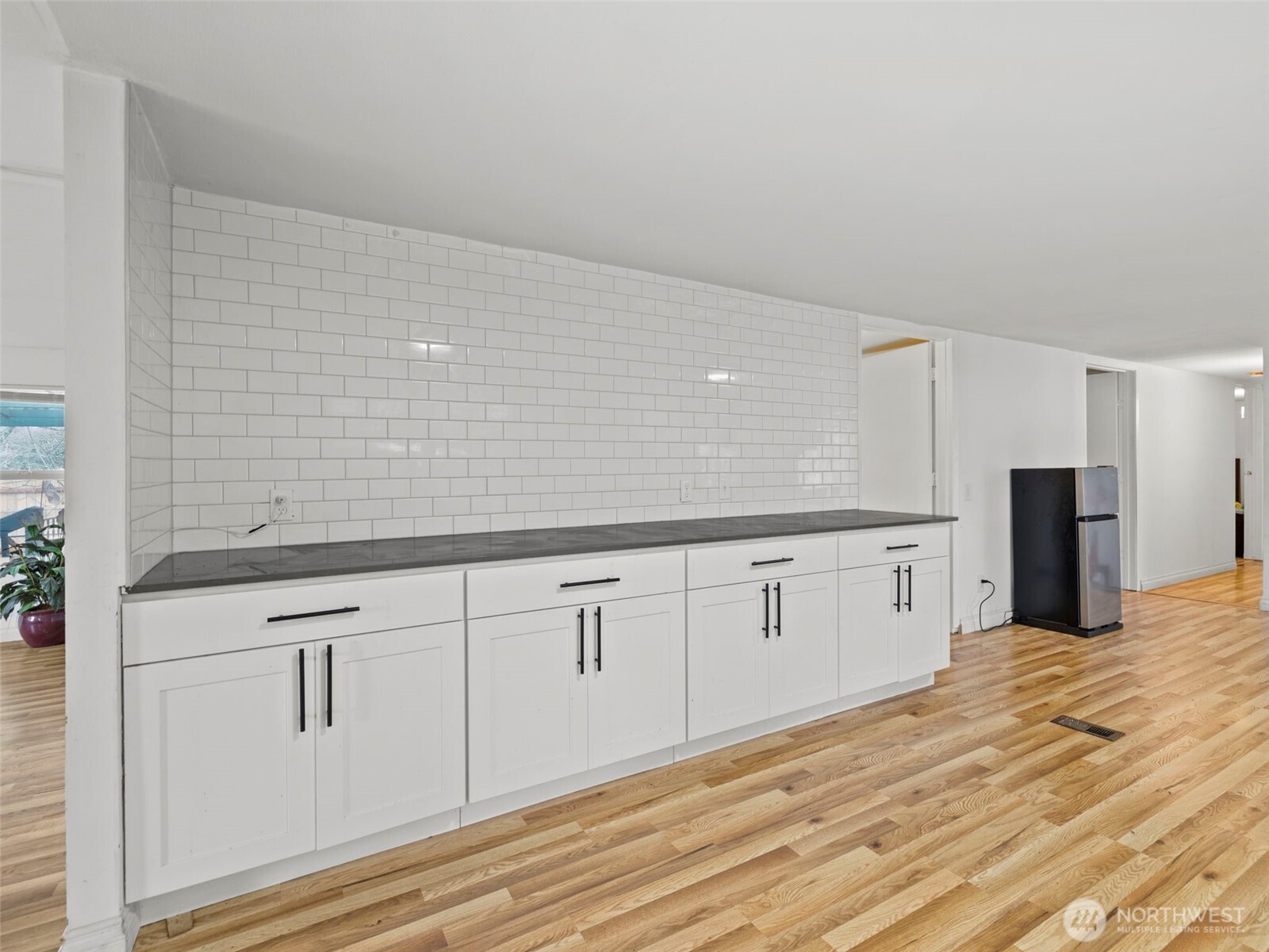11040 14th Avenue Southwest Seattle, WA 98146 - Photo 14 of 34