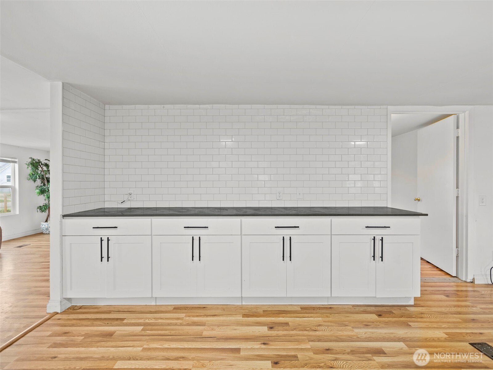 11040 14th Avenue Southwest Seattle, WA 98146 - Photo 15 of 34