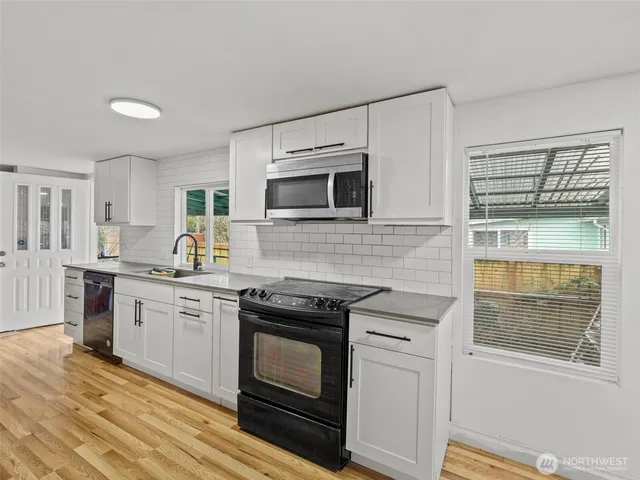 $499,000 | 11040 14th Avenue Southwest, Seattle, WA 98146