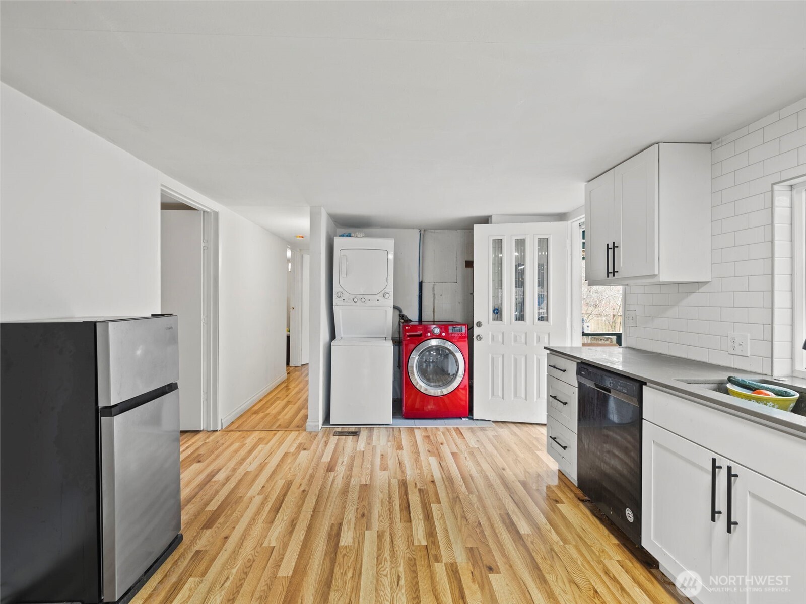 11040 14th Avenue Southwest Seattle, WA 98146 - Photo 18 of 34