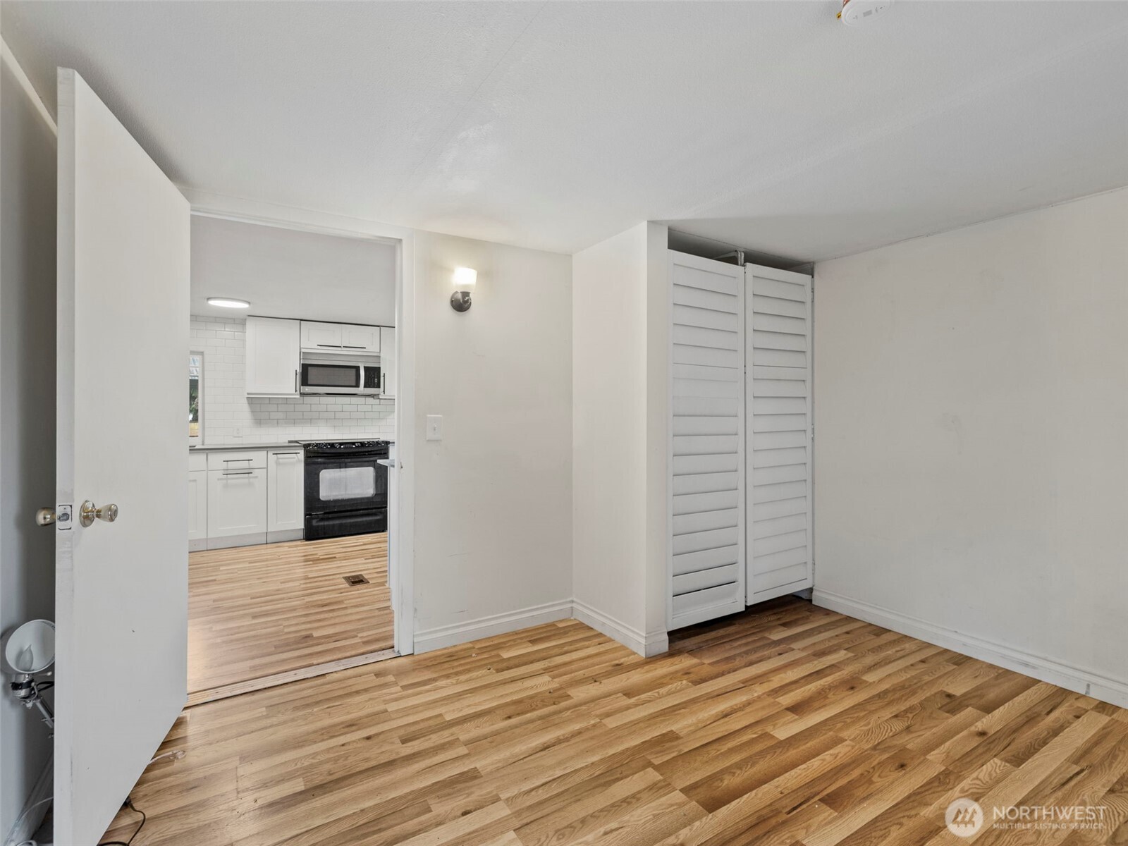 11040 14th Avenue Southwest Seattle, WA 98146 - Photo 20 of 34