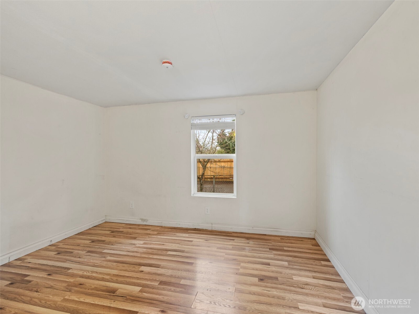 11040 14th Avenue Southwest Seattle, WA 98146 - Photo 21 of 34