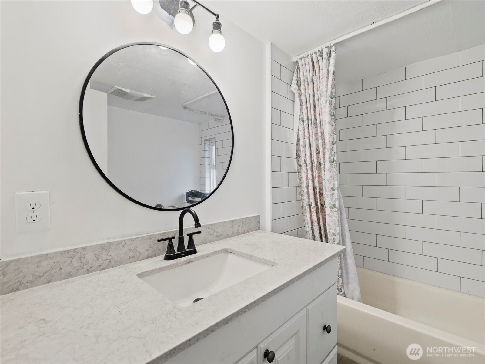 11040 14th Avenue Southwest Seattle, WA 98146 - Photo 22 of 34