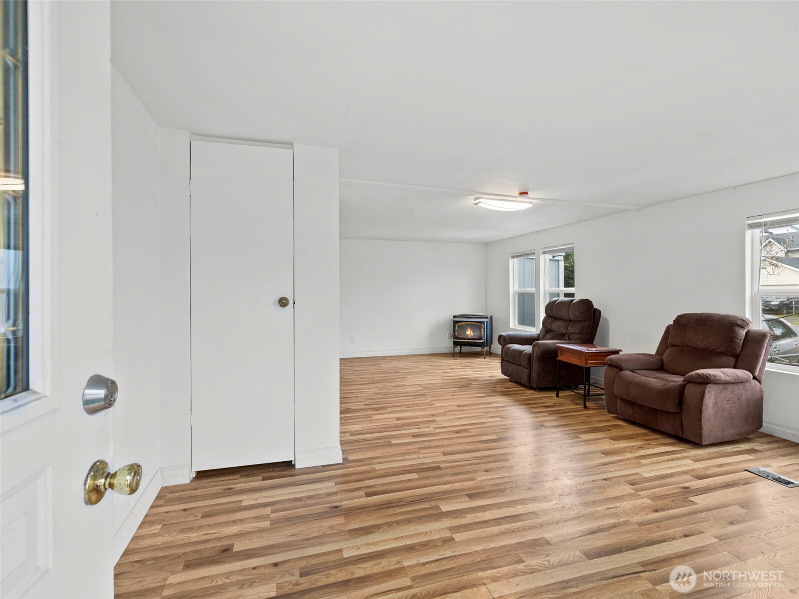 11040 14th Avenue Southwest Seattle, WA 98146 - Photo 5 of 34