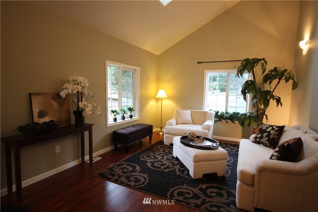 14709 Southeast Allen Road Bellevue, WA 98006 - Photo 14 of 25