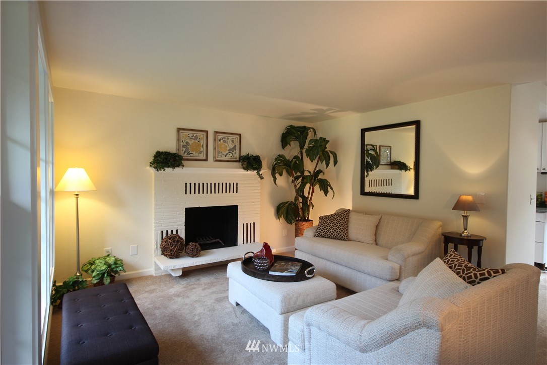 14709 Southeast Allen Road Bellevue, WA 98006 - Photo 4 of 25