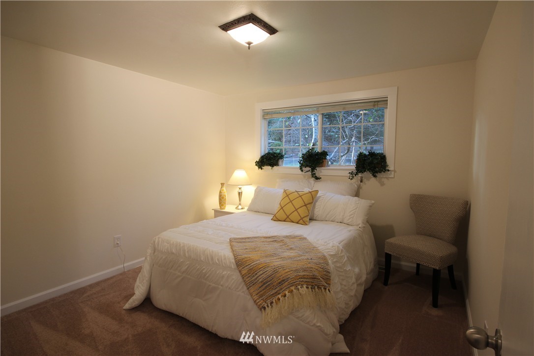 14709 Southeast Allen Road Bellevue, WA 98006 - Photo 5 of 25