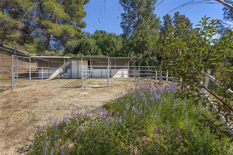 1195 Rancho Court Ojai, CA 93023 - Photo 44 of 49 a view of a yard with wooden fence