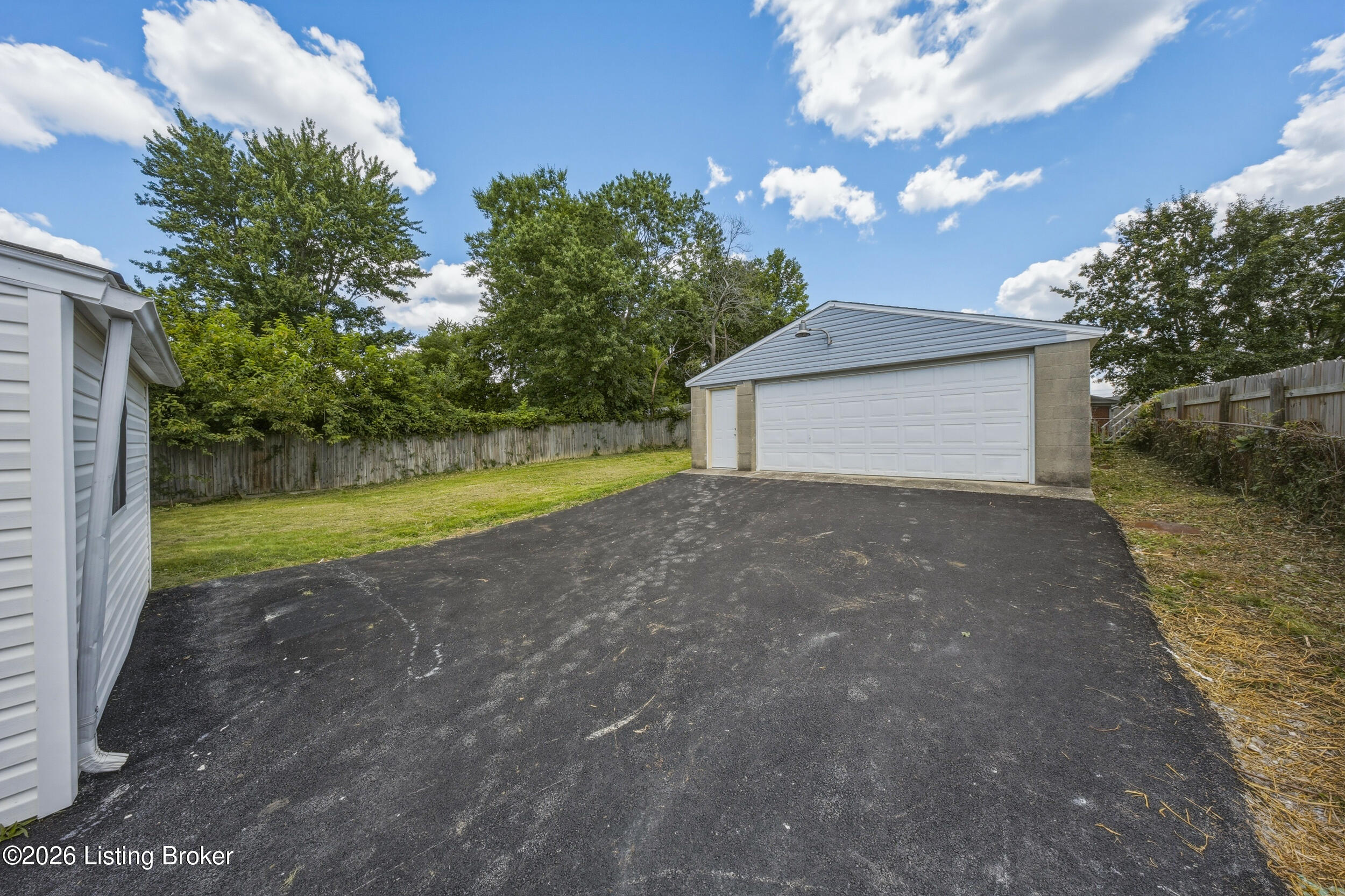 168 Valley Road Louisville, KY 40229 - Photo 27 of 40 28__r7a8504