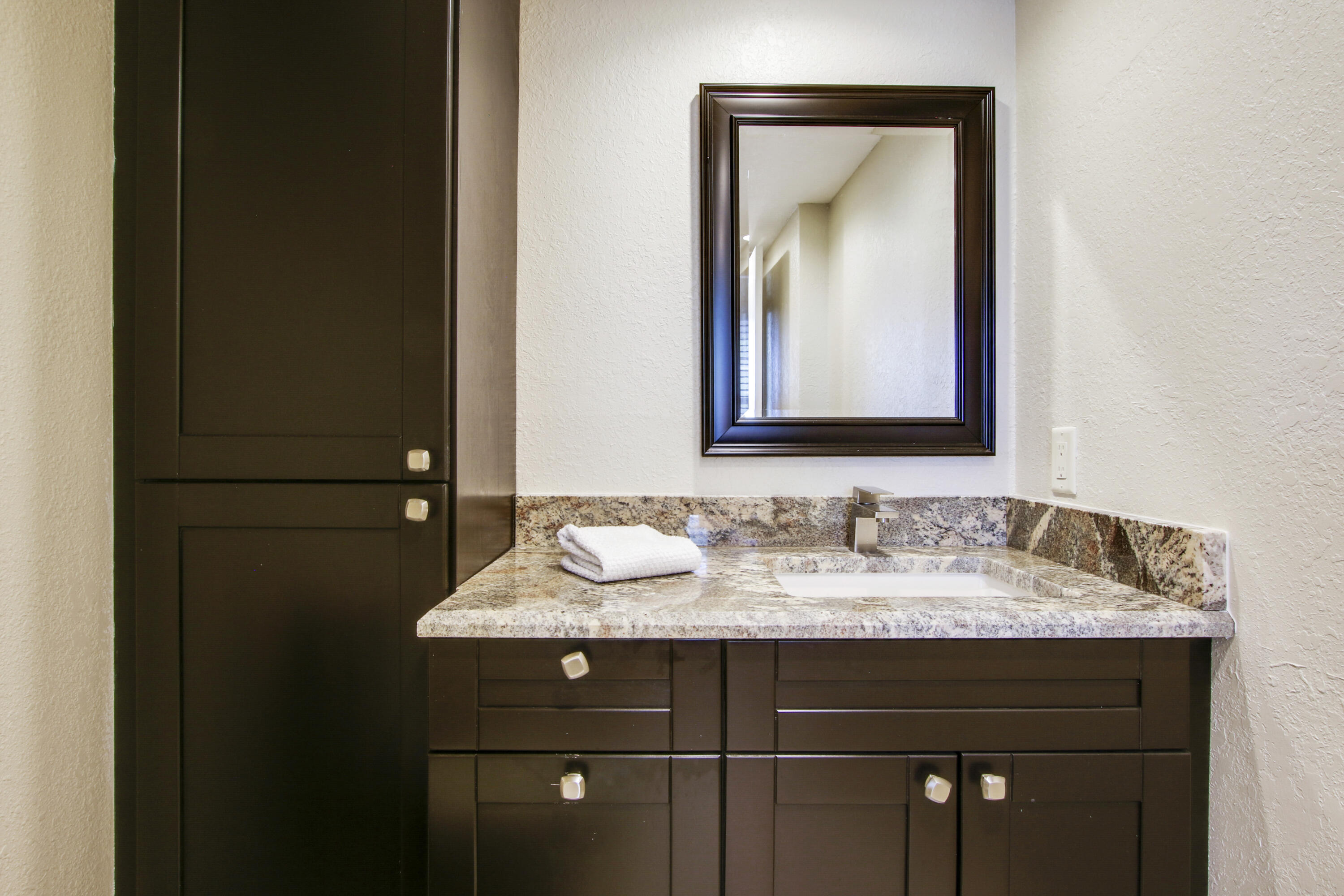 8 Royal Palm Way, Unit 2010 Boca Raton, FL 33432 - Photo 22 of 37 Guest-1