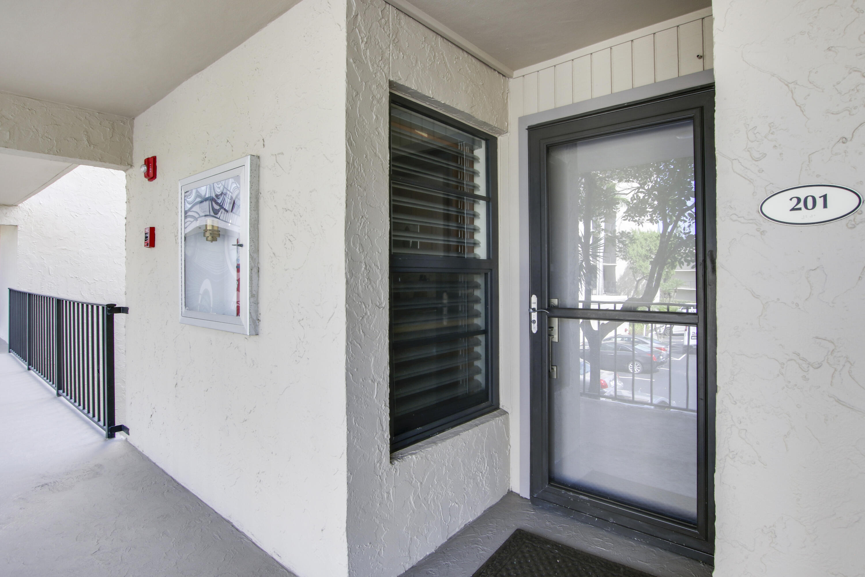 8 Royal Palm Way, Unit 2010 Boca Raton, FL 33432 - Photo 5 of 37 Entrance