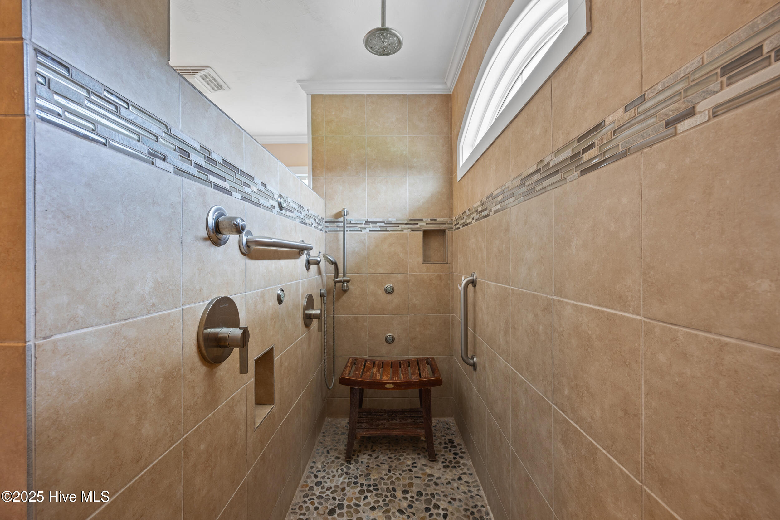 503 Robin Lane Edenton, NC 27932 - Photo 26 of 37 Walk In Tile Shower