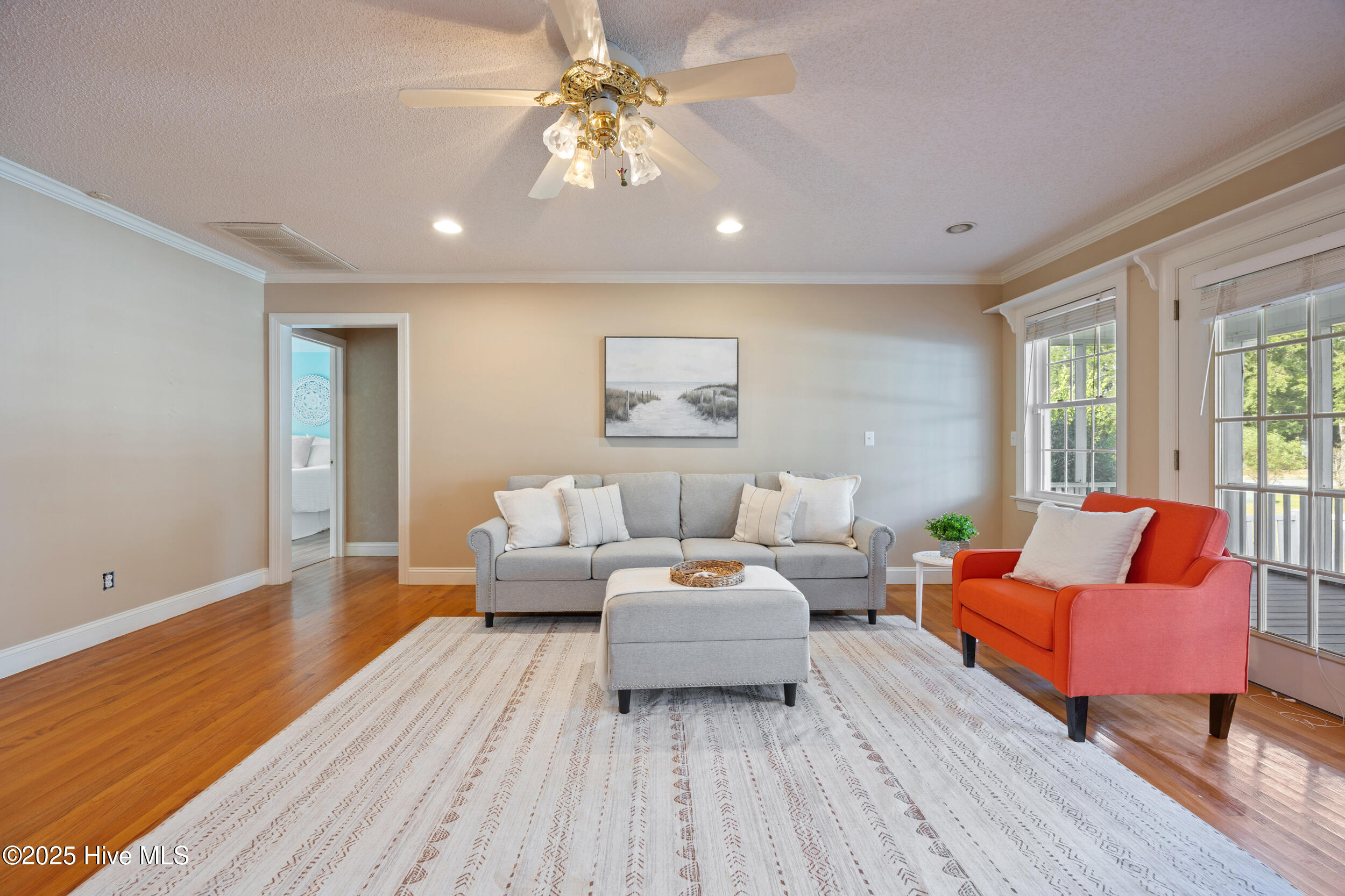 503 Robin Lane Edenton, NC 27932 - Photo 3 of 37 Living room