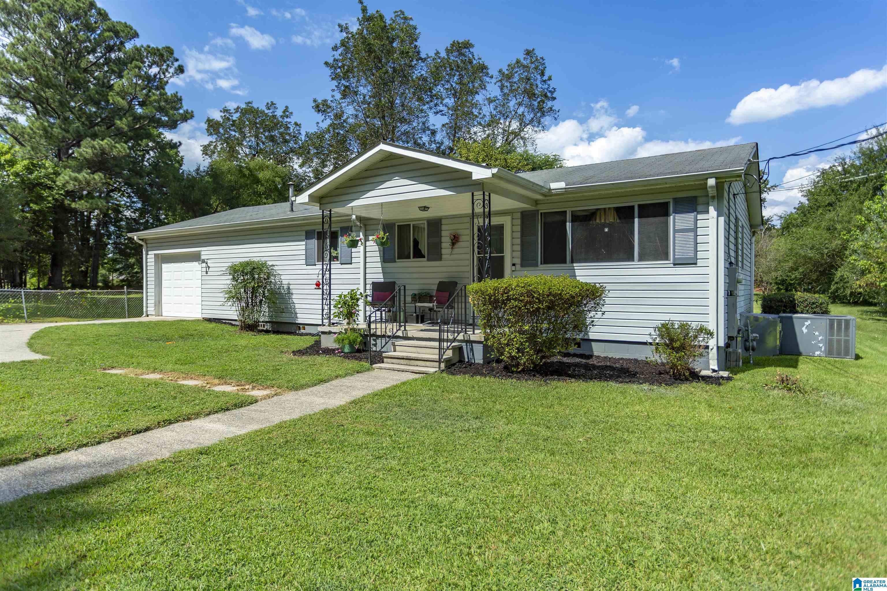 627 Pinewood Avenue Bessemer, AL 35023 - Photo 1 of 48