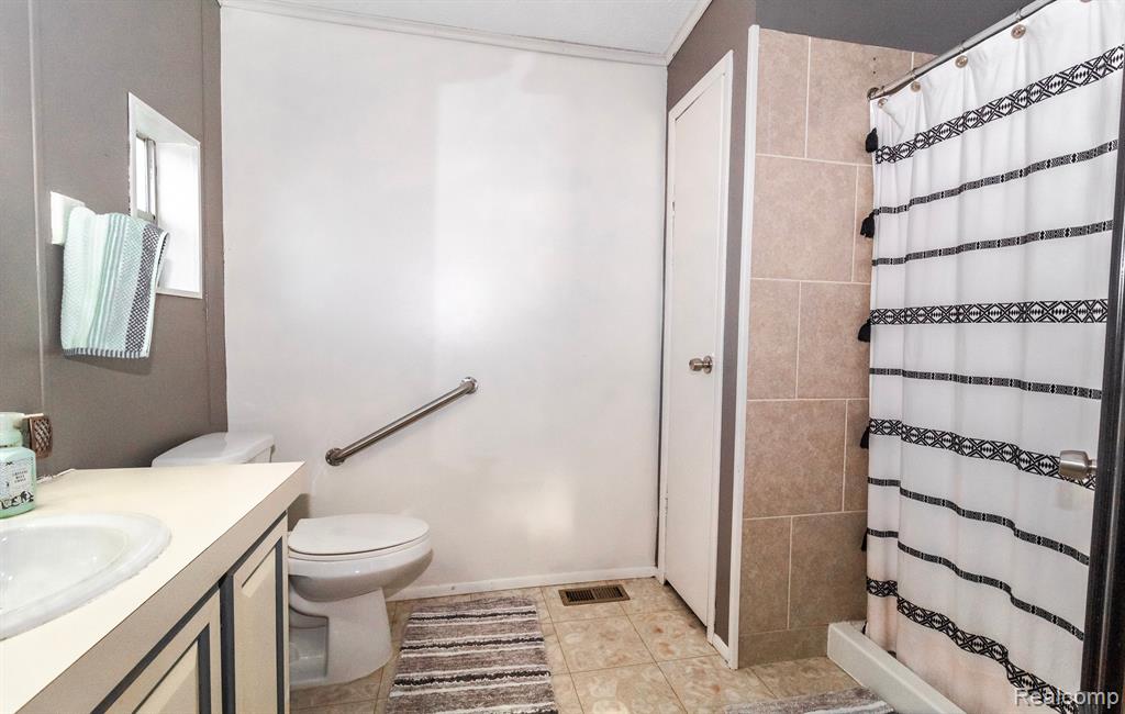 2262 Pero Lake Road Lapeer, MI 48446 - Photo 14 of 24 Gallery Image 14