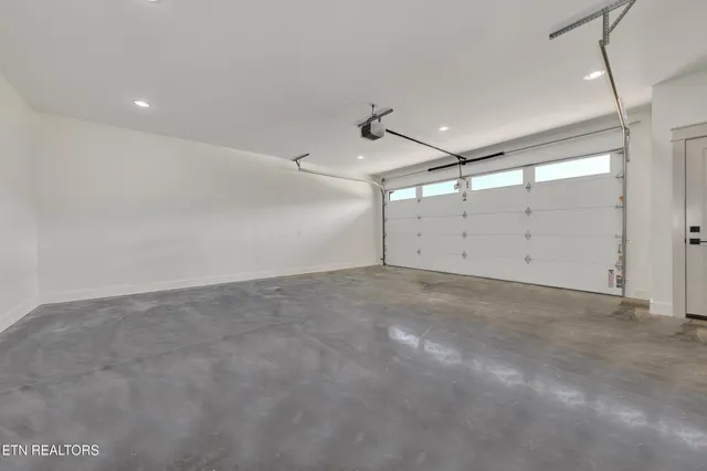 $699,900 | 296 Belle Arden Drive, Greeneville, TN 37745