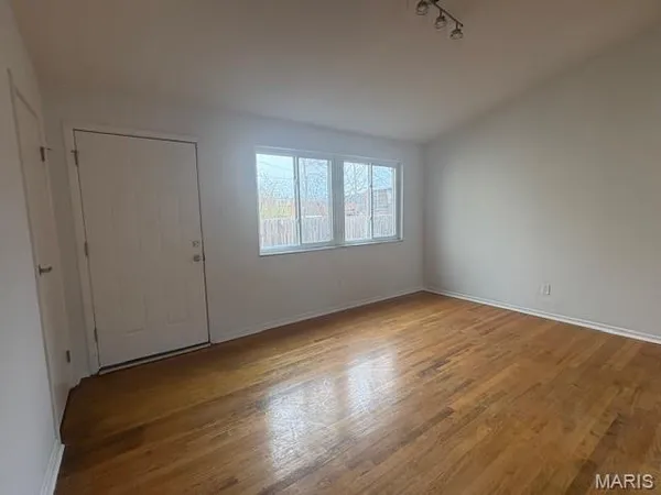 $1,100 | 3434 Nebraska Avenue, Unit REAR, St. Louis, MO 63118