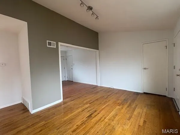 $1,100 | 3434 Nebraska Avenue, Unit REAR, St. Louis, MO 63118