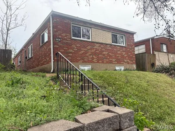 $1,100 | 3434 Nebraska Avenue, Unit REAR, St. Louis, MO 63118