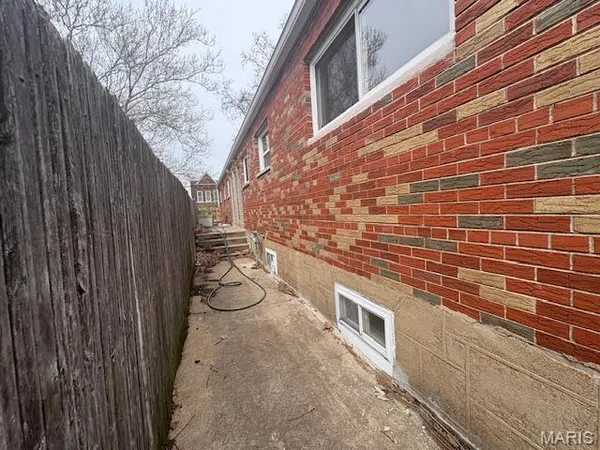 $1,100 | 3434 Nebraska Avenue, Unit REAR, St. Louis, MO 63118