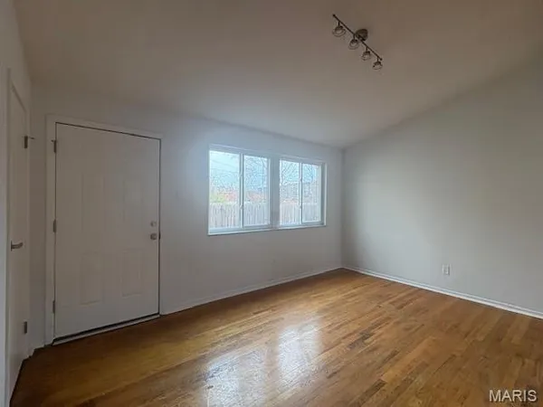 $1,100 | 3434 Nebraska Avenue, Unit REAR, St. Louis, MO 63118