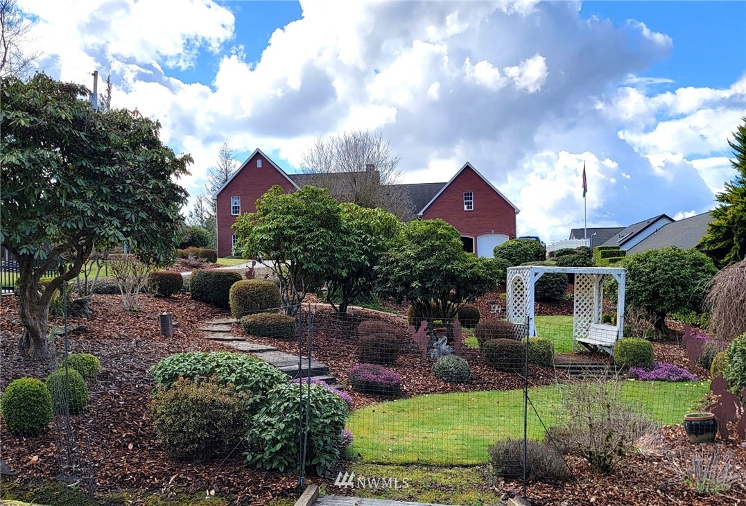 104 Sunset View Drive Longview, WA 98632 - Photo 3 of 40 Gallery Image 3