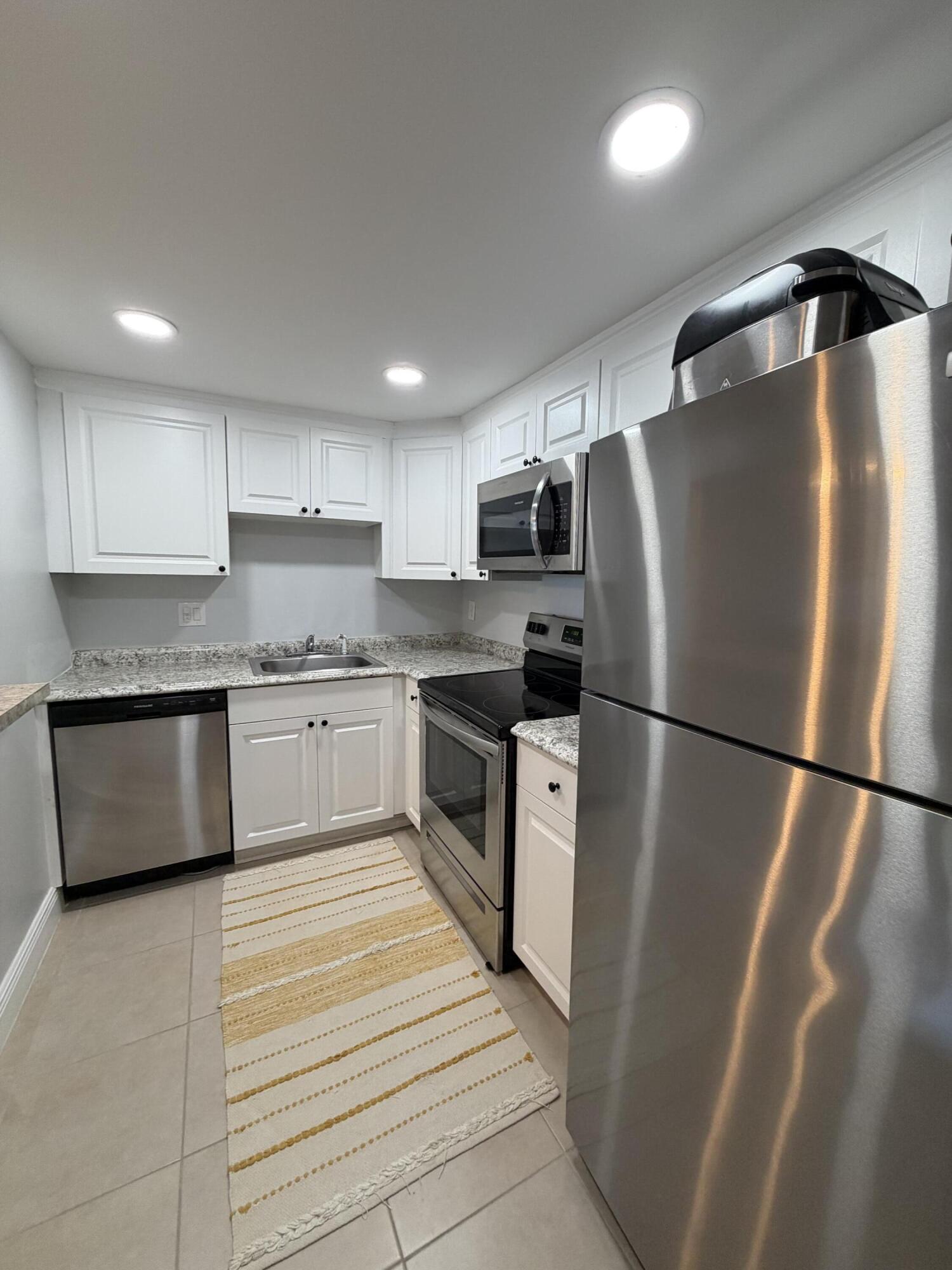 4174 Inverrary Drive, Unit 309 Lauderhill, FL 33319 - Photo 8 of 24 Kitchen