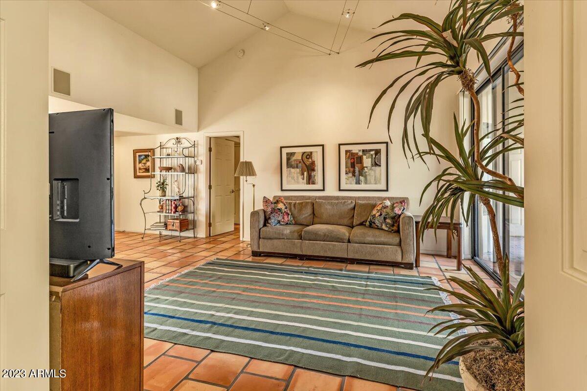 4200 North Miller Road, Unit 117 Scottsdale, AZ 85251 - Photo 14 of 29 Main Living Area