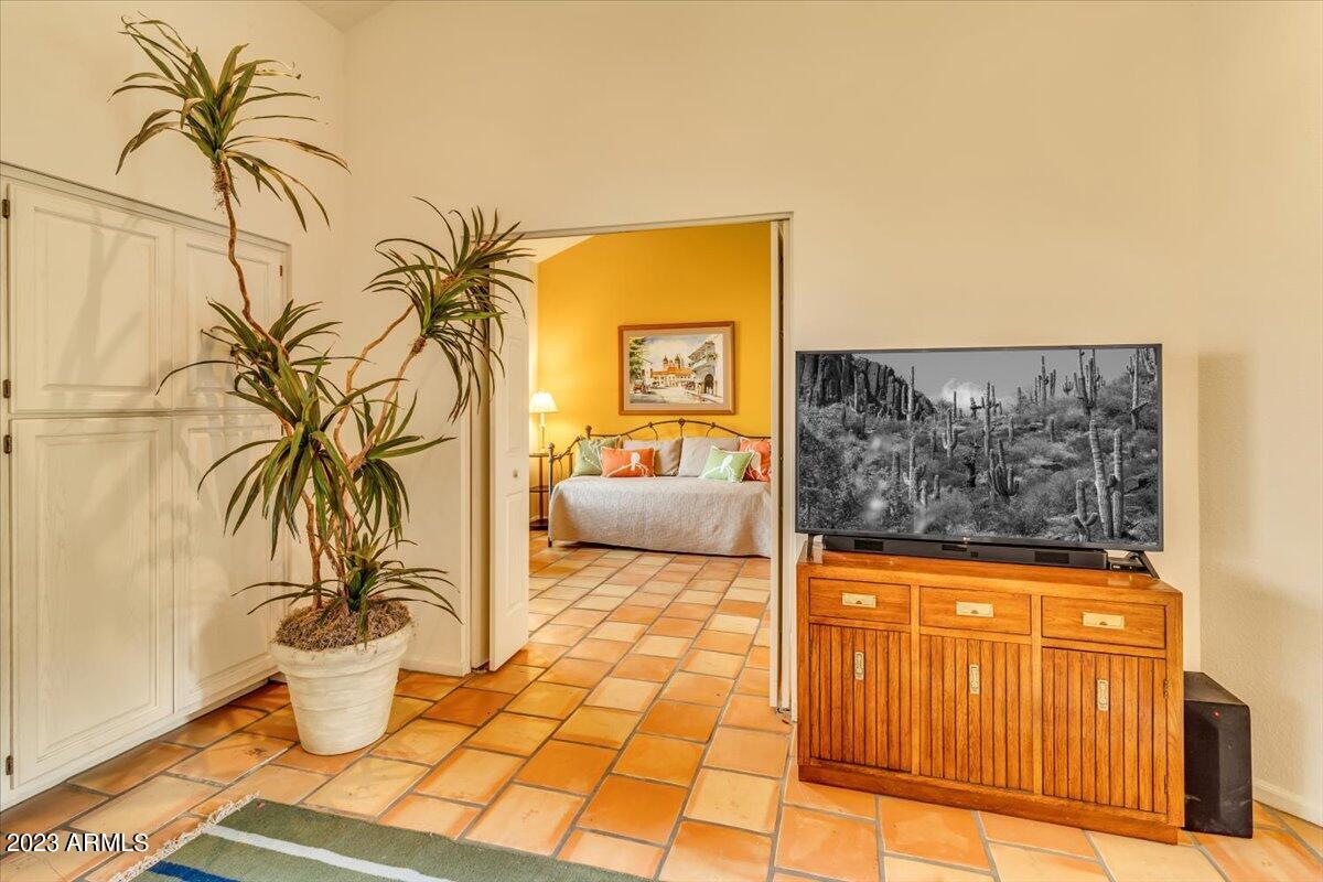 4200 North Miller Road, Unit 117 Scottsdale, AZ 85251 - Photo 18 of 29 Main Living Area