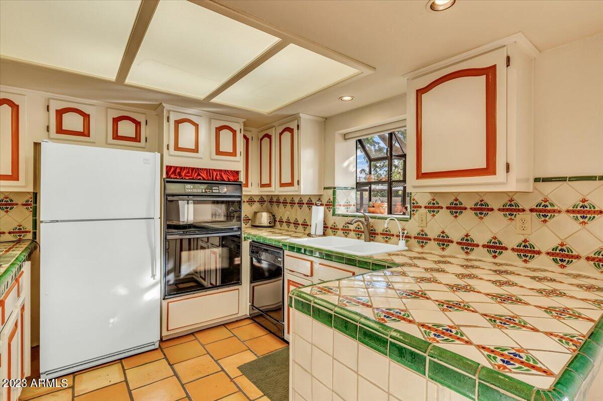 4200 North Miller Road, Unit 117 Scottsdale, AZ 85251 - Photo 5 of 29 Kitchen